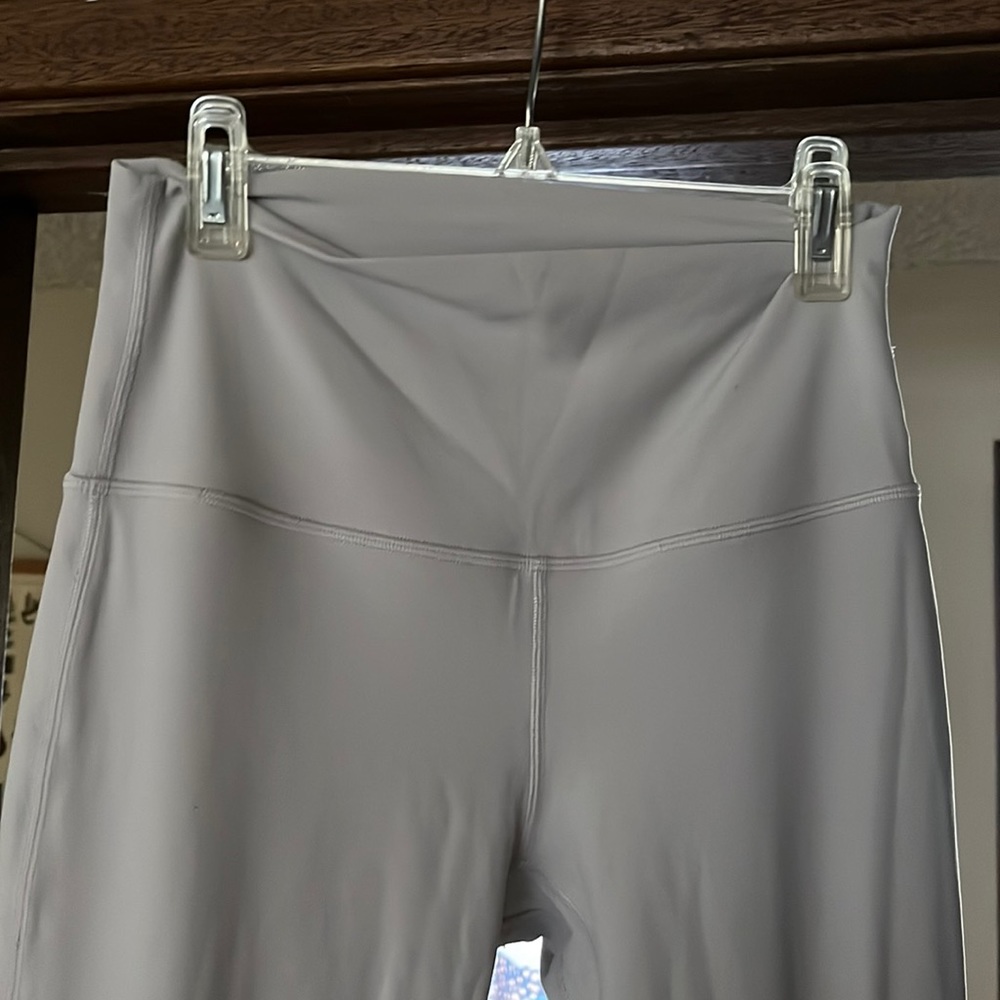 Lululemon size 6 leggings- like new